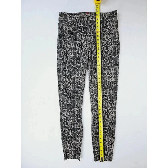 Spanx Size Medium Women's Pull Up Animal Snake Print Stretch Jegging Pants - Picture 14 of 14